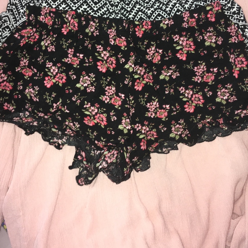 flower patterned flowy shorts